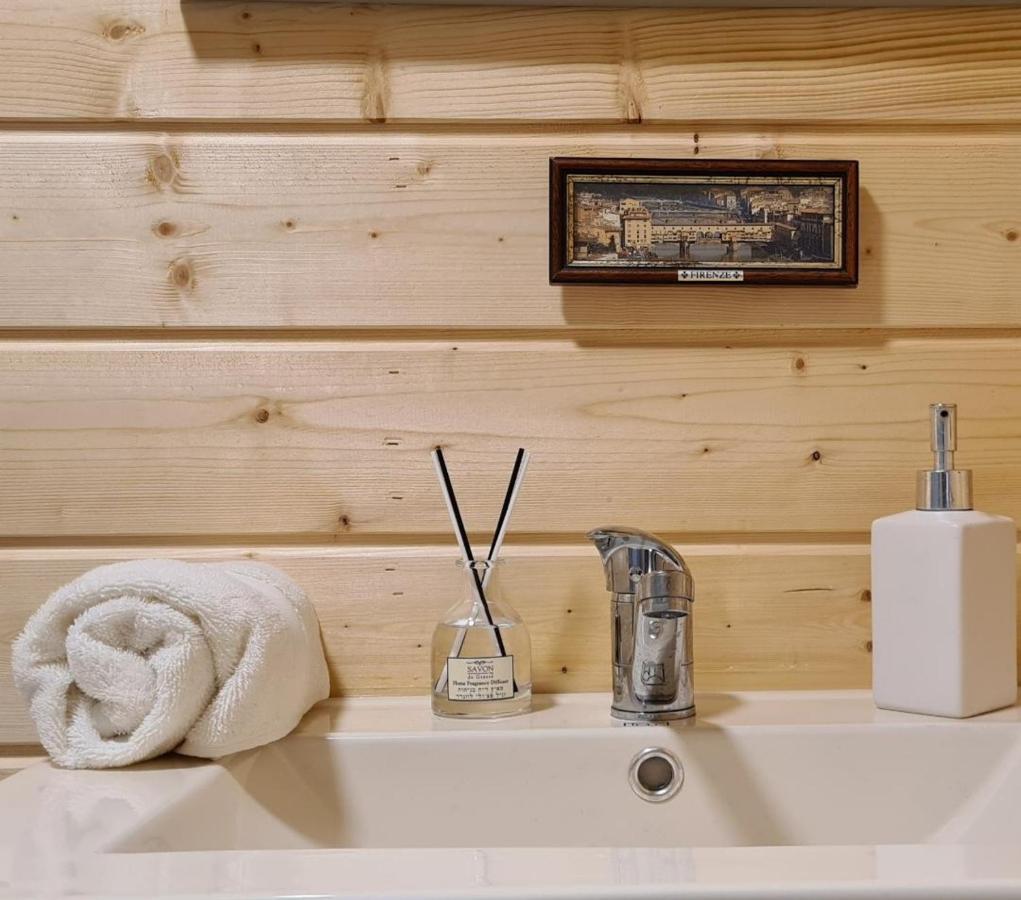 Vida Bhermon 2, One Small Wooden Cabin Majdal Shams Exterior foto