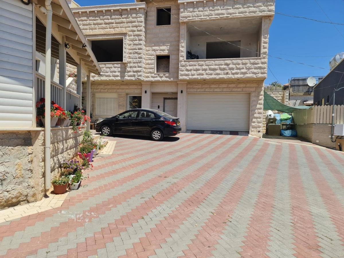 Vida Bhermon 2, One Small Wooden Cabin Majdal Shams Exterior foto