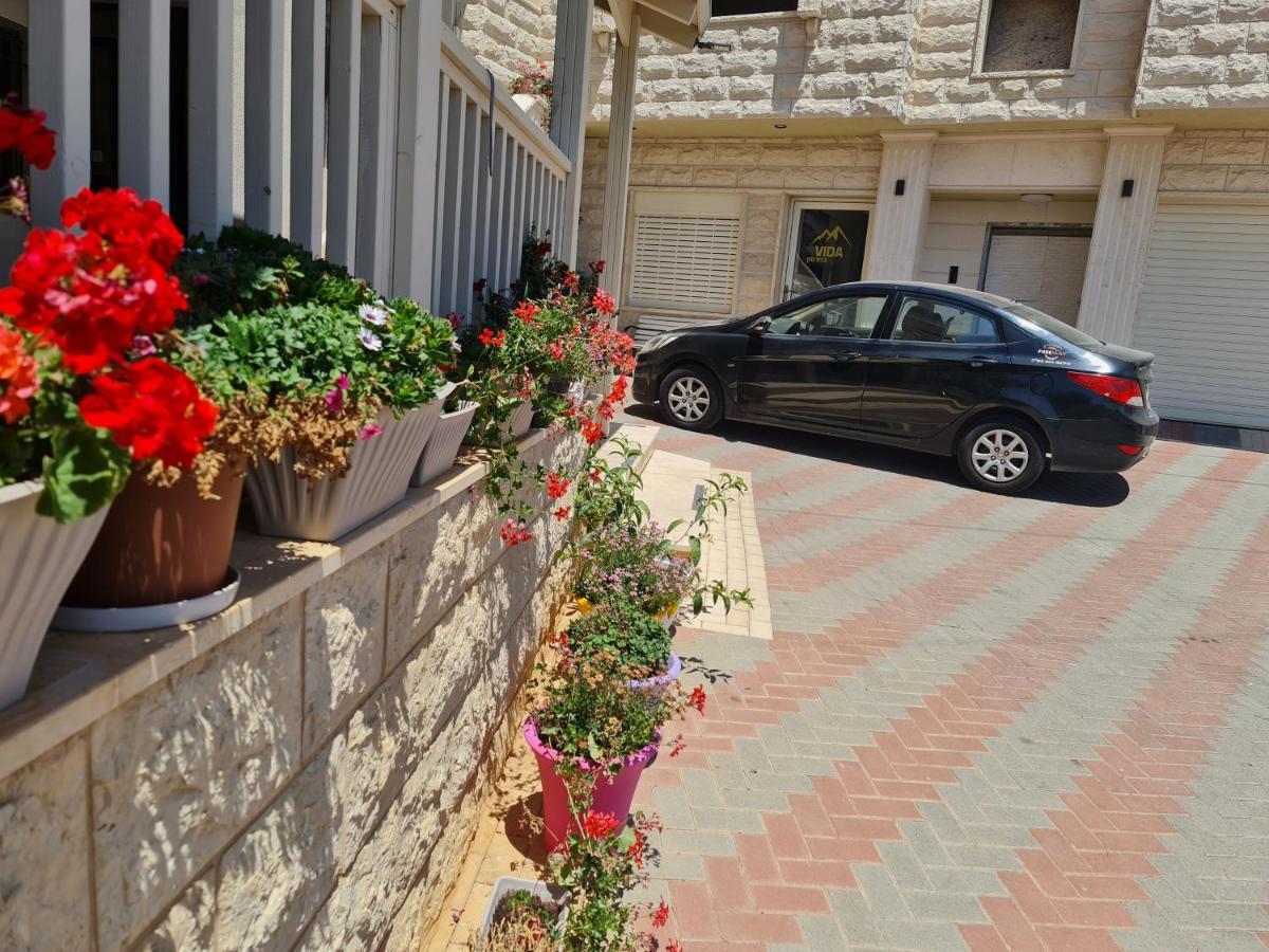 Vida Bhermon 2, One Small Wooden Cabin Majdal Shams Exterior foto
